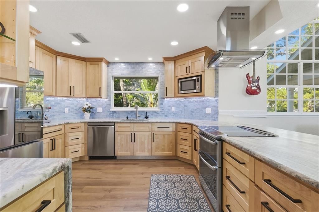 На продажу: $799,000 (3 спален, 2 ванн, 1778 Квадратных фут)