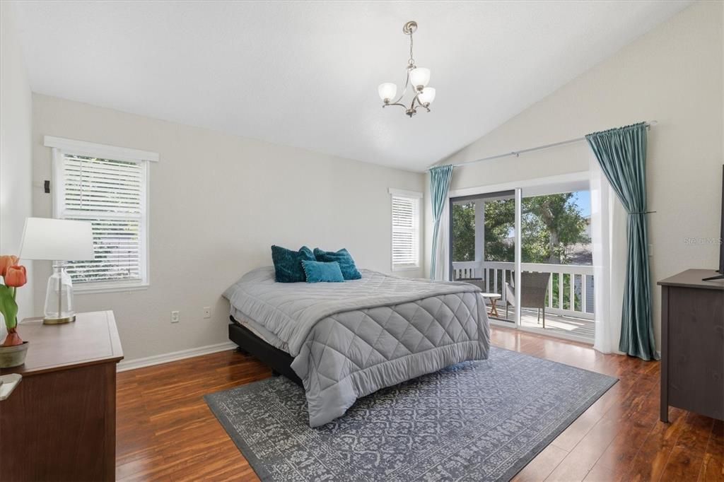 На продажу: $799,000 (3 спален, 2 ванн, 1778 Квадратных фут)