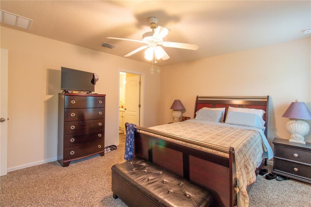 For Rent: $2,500 (4 beds, 2 baths, 1783 Square Feet)