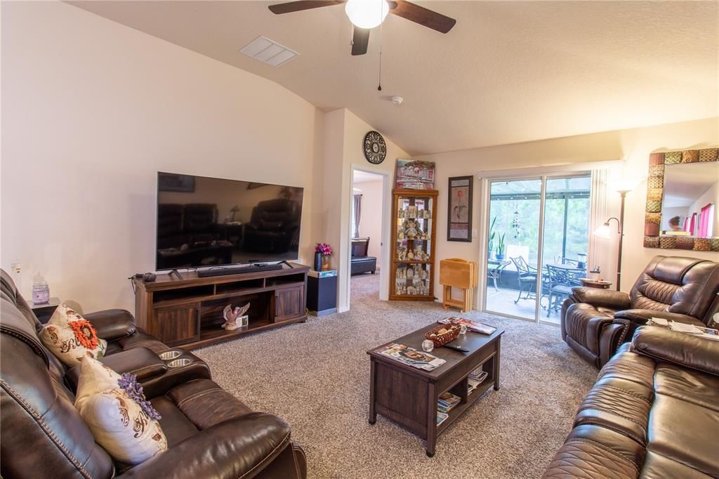 For Rent: $2,500 (4 beds, 2 baths, 1783 Square Feet)