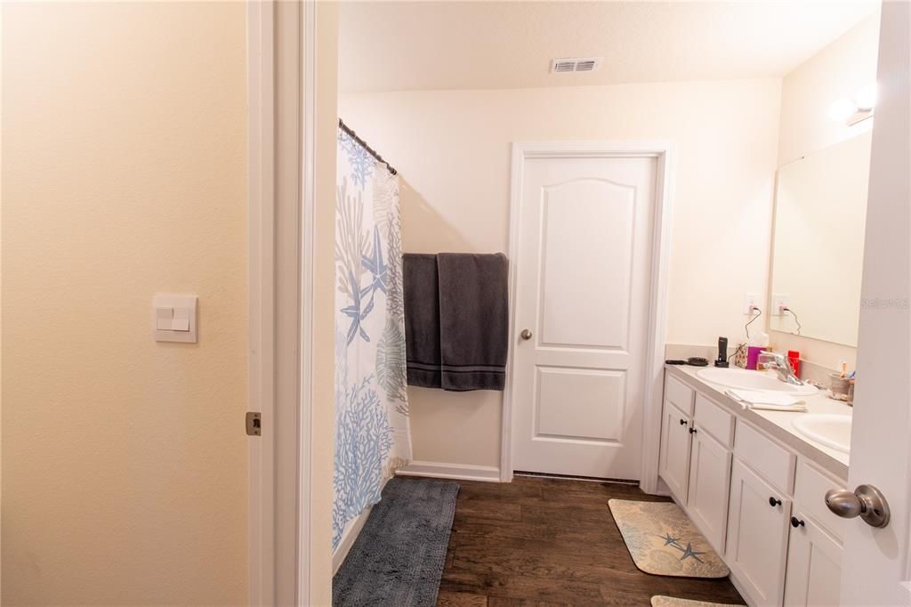 For Rent: $2,500 (4 beds, 2 baths, 1783 Square Feet)