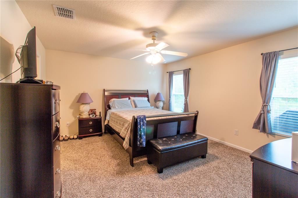 For Rent: $2,500 (4 beds, 2 baths, 1783 Square Feet)