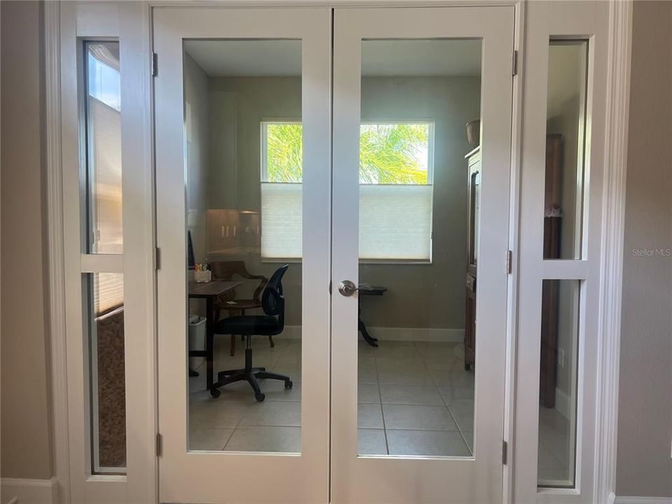 For Sale: $358,000 (2 beds, 2 baths, 1489 Square Feet)