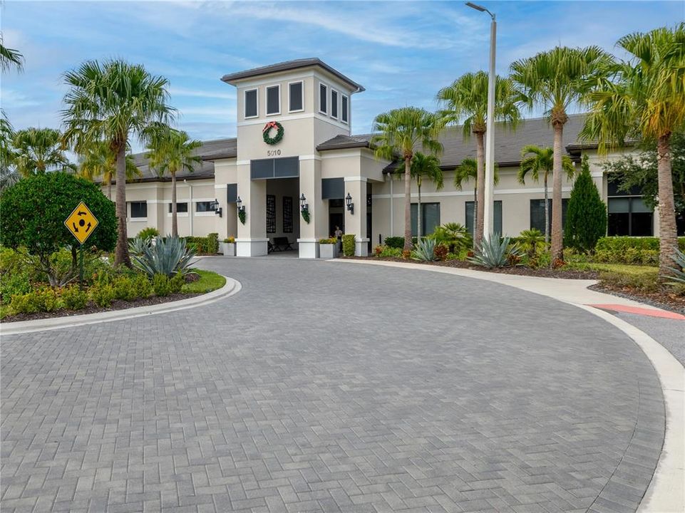 For Sale: $358,000 (2 beds, 2 baths, 1489 Square Feet)