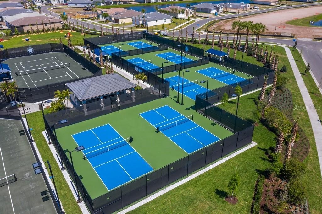 For Sale: $358,000 (2 beds, 2 baths, 1489 Square Feet)