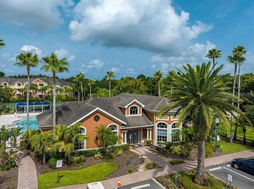 For Rent: $1,750 (2 beds, 2 baths, 975 Square Feet)