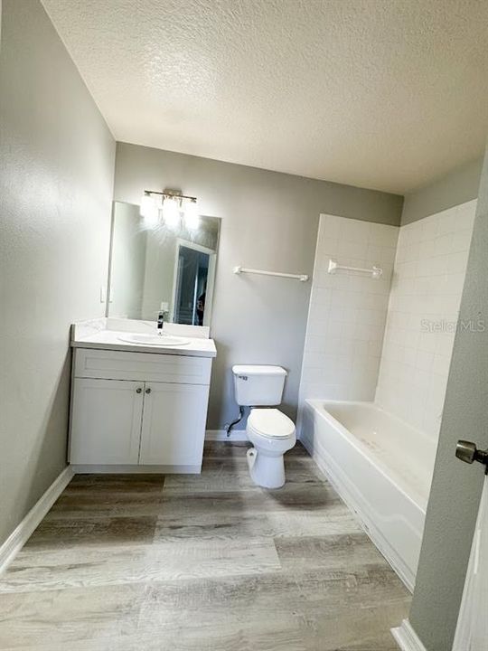 For Rent: $1,750 (2 beds, 2 baths, 975 Square Feet)