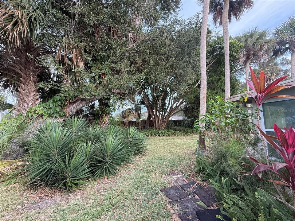 待售: $699,000 (2 贝兹, 2 浴室, 1198 平方英尺)