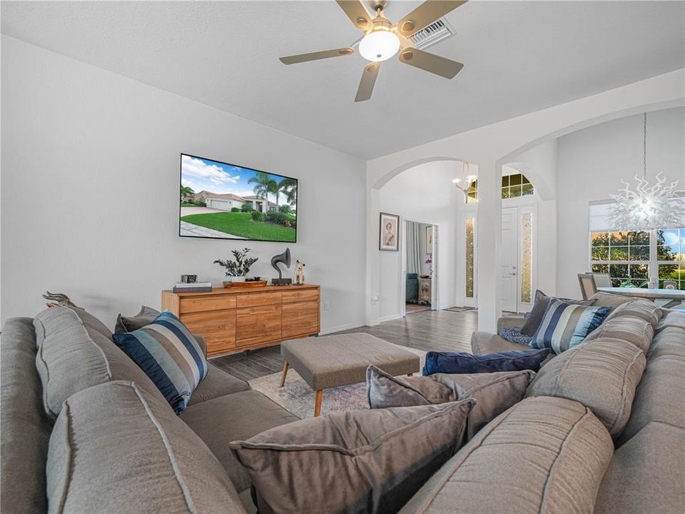 For Sale: $495,000 (3 beds, 2 baths, 2064 Square Feet)