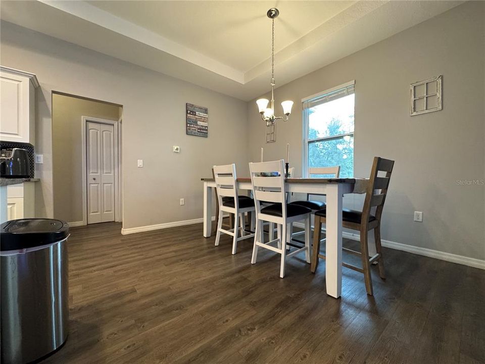 En Venta: $335,900 (3 camas, 2 baños, 1621 Pies cuadrados)