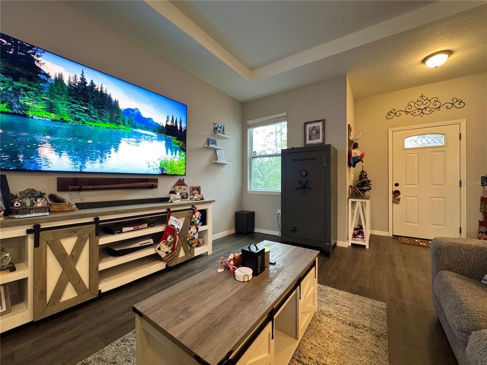 En Venta: $335,900 (3 camas, 2 baños, 1621 Pies cuadrados)