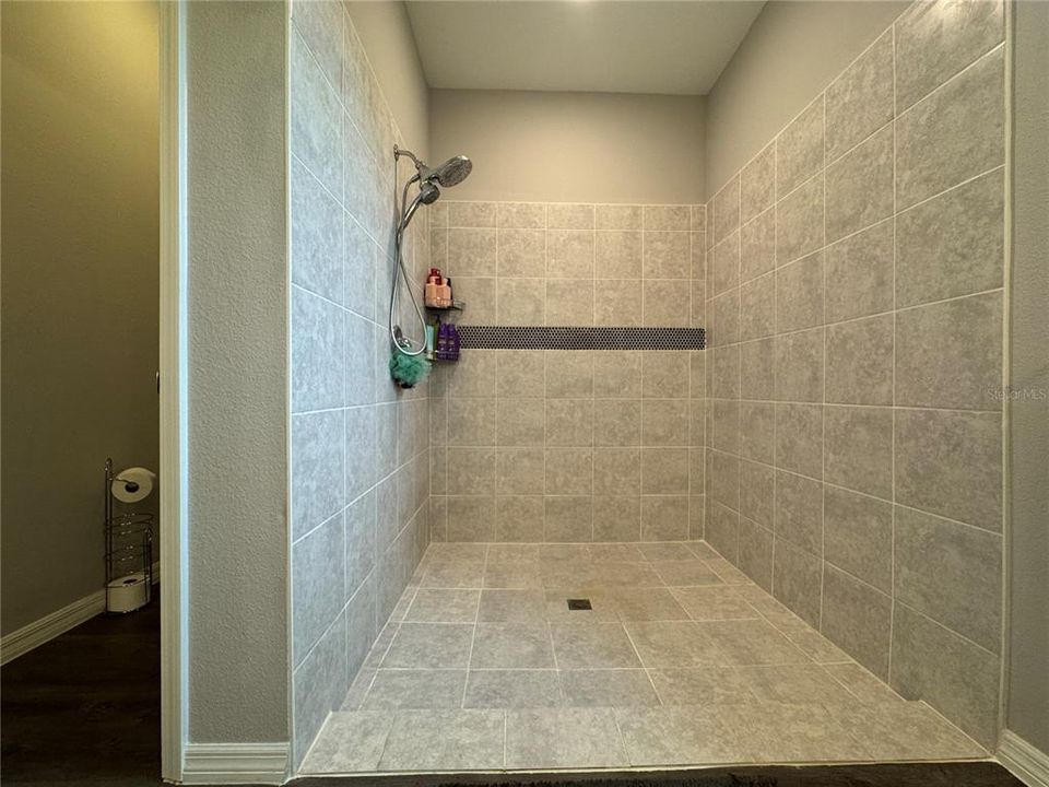 En Venta: $335,900 (3 camas, 2 baños, 1621 Pies cuadrados)