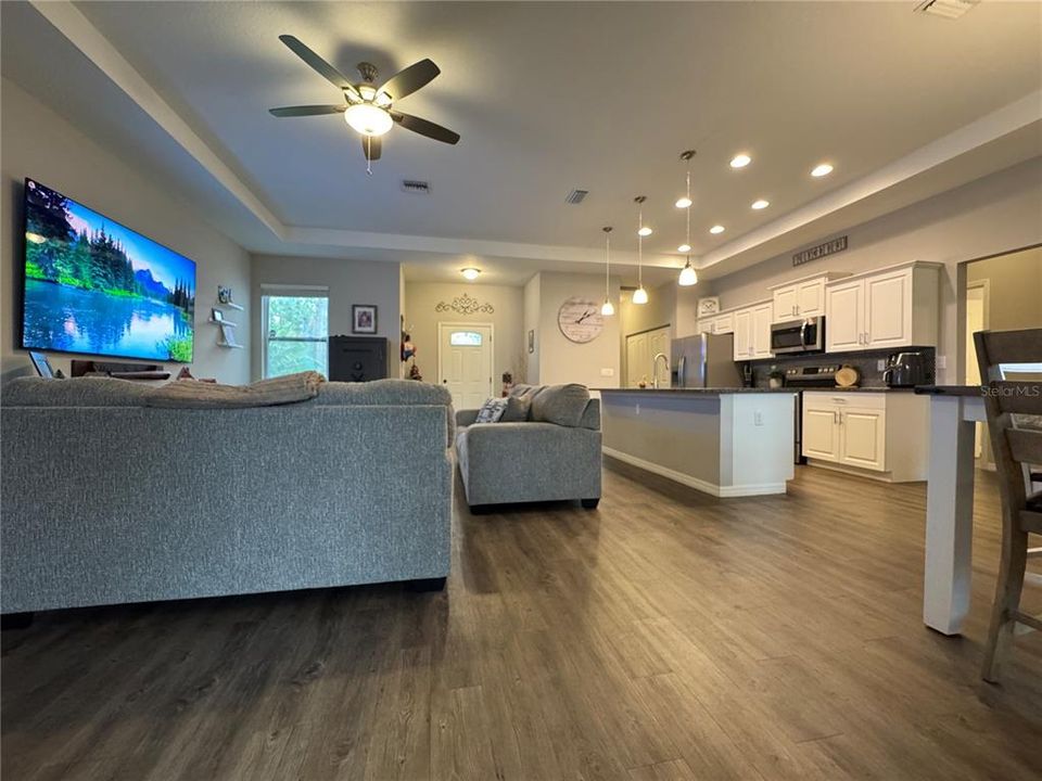 En Venta: $335,900 (3 camas, 2 baños, 1621 Pies cuadrados)