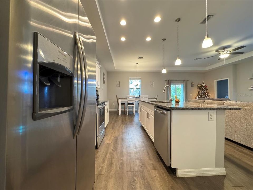 En Venta: $335,900 (3 camas, 2 baños, 1621 Pies cuadrados)