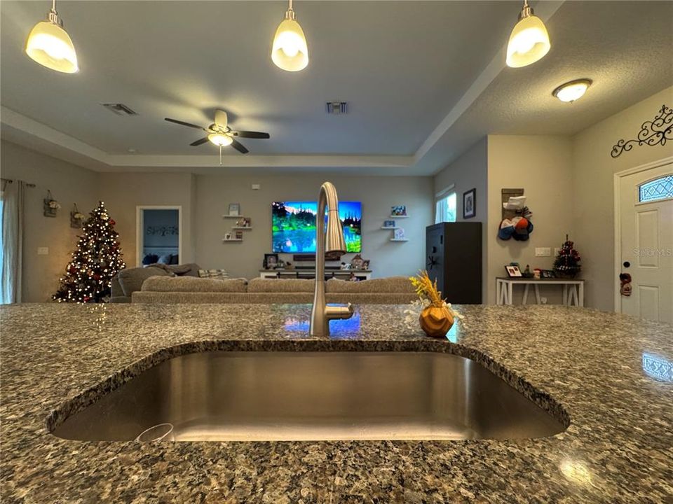 En Venta: $335,900 (3 camas, 2 baños, 1621 Pies cuadrados)