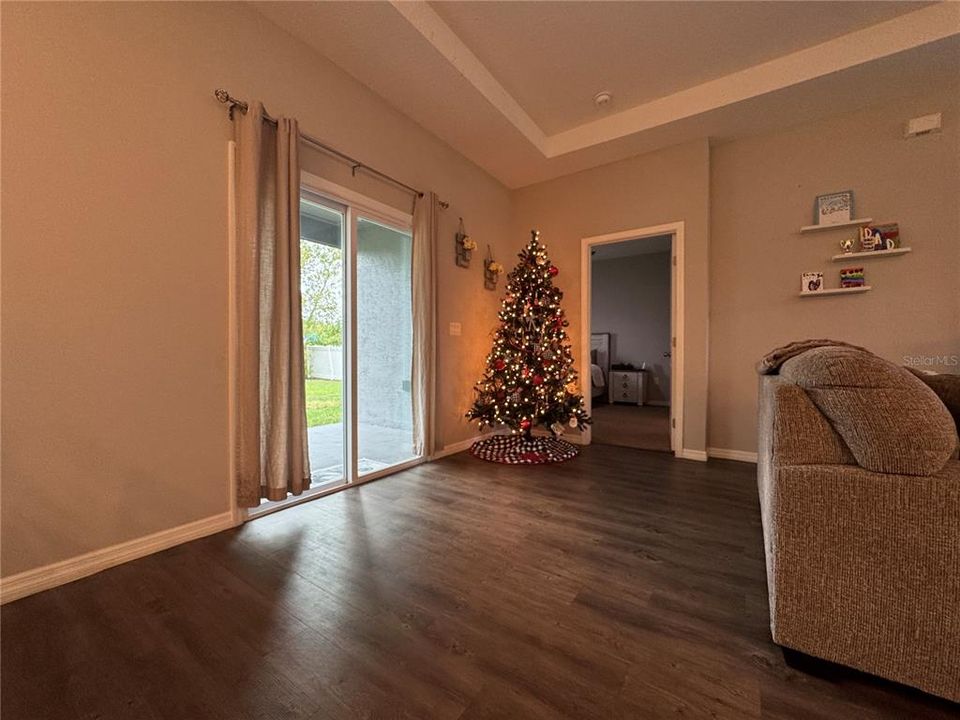 En Venta: $335,900 (3 camas, 2 baños, 1621 Pies cuadrados)