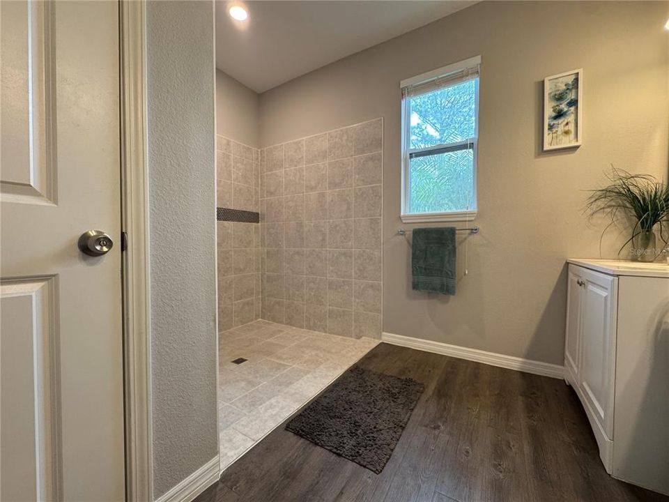 En Venta: $335,900 (3 camas, 2 baños, 1621 Pies cuadrados)