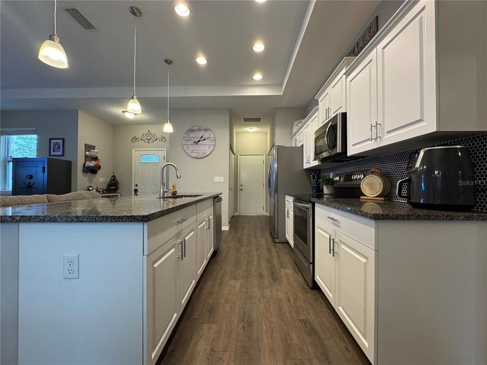 En Venta: $335,900 (3 camas, 2 baños, 1621 Pies cuadrados)