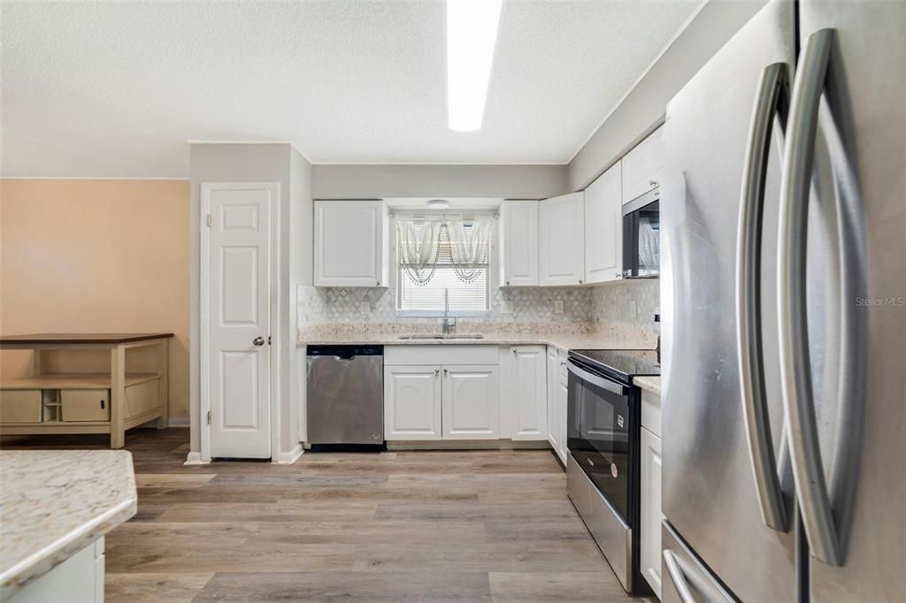 For Sale: $275,000 (2 beds, 2 baths, 1134 Square Feet)