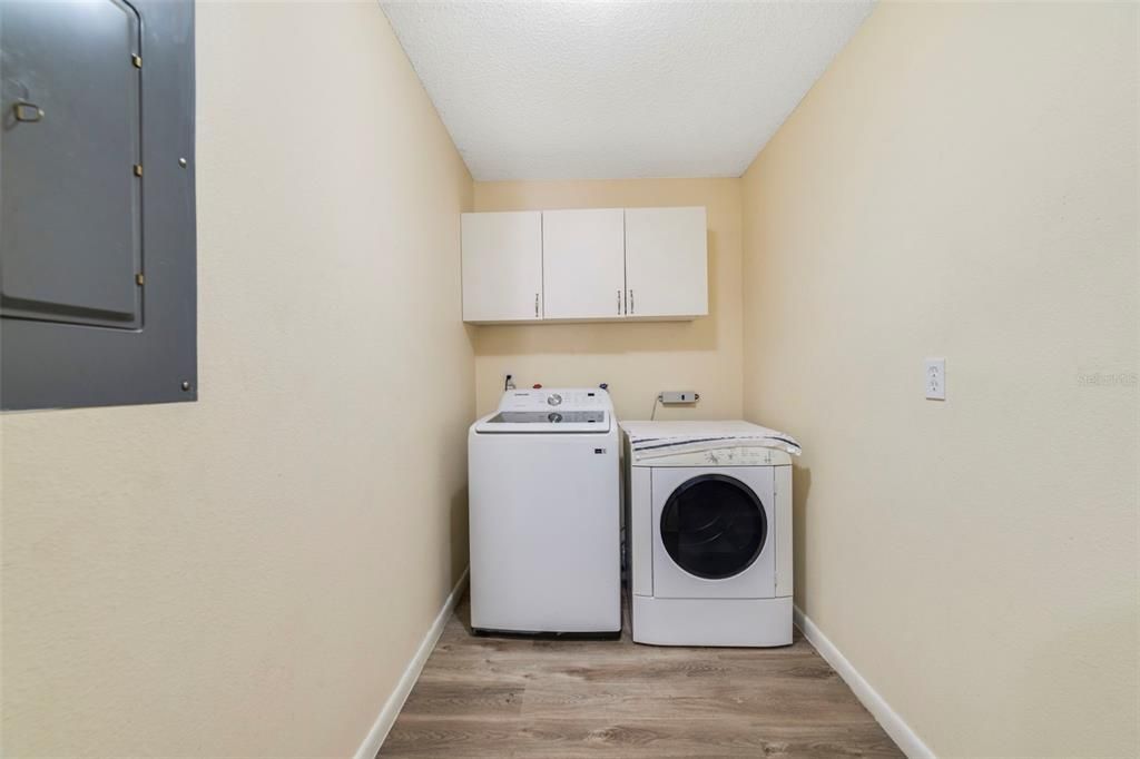 For Sale: $275,000 (2 beds, 2 baths, 1134 Square Feet)