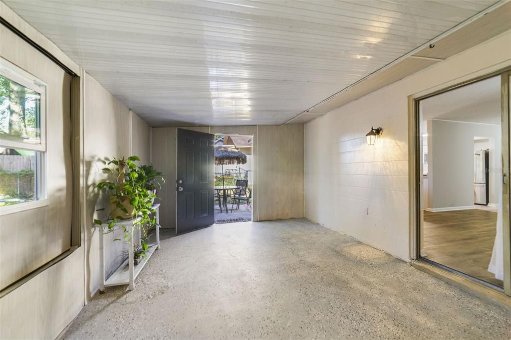 For Sale: $275,000 (2 beds, 2 baths, 1134 Square Feet)