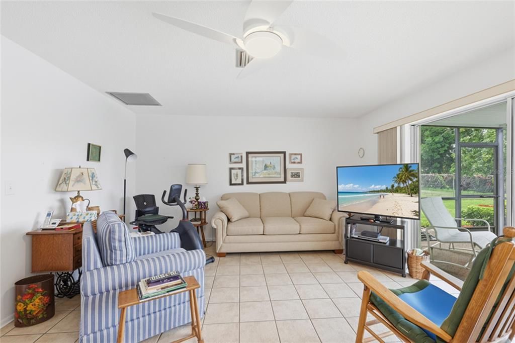 待售: $477,000 (2 贝兹, 2 浴室, 1606 平方英尺)