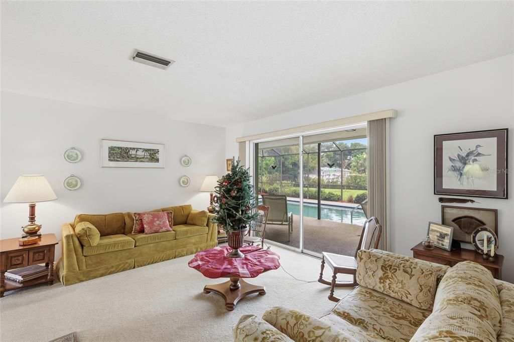 待售: $477,000 (2 贝兹, 2 浴室, 1606 平方英尺)