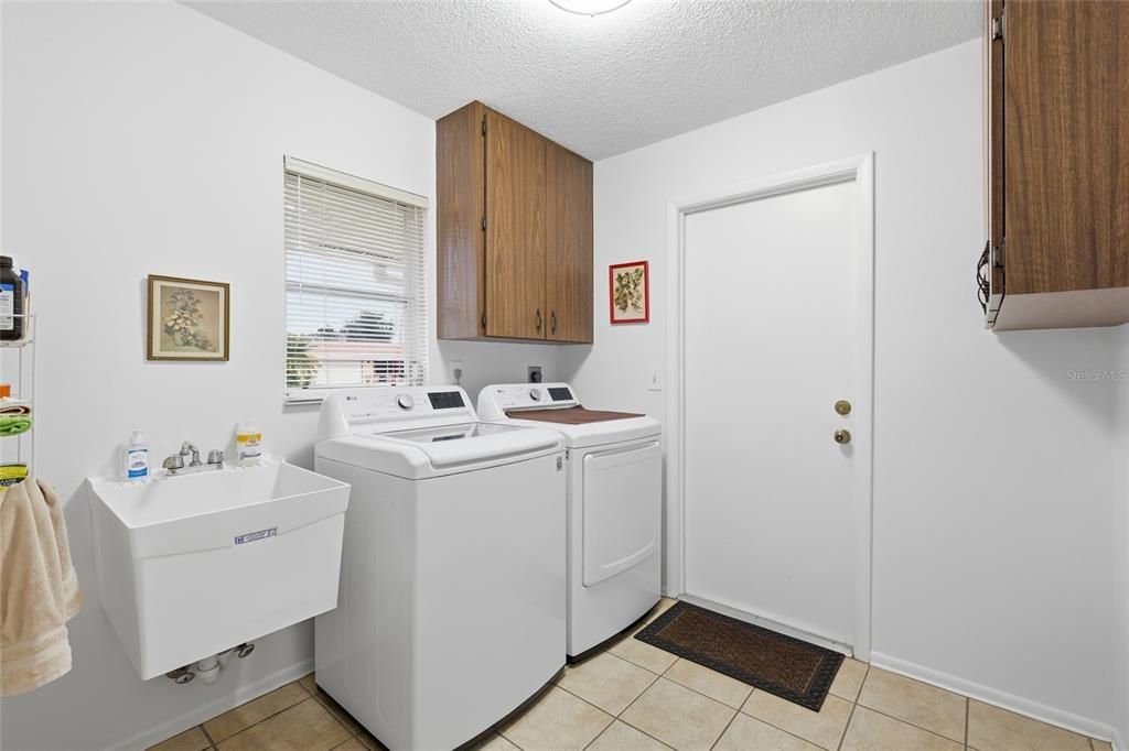 待售: $477,000 (2 贝兹, 2 浴室, 1606 平方英尺)