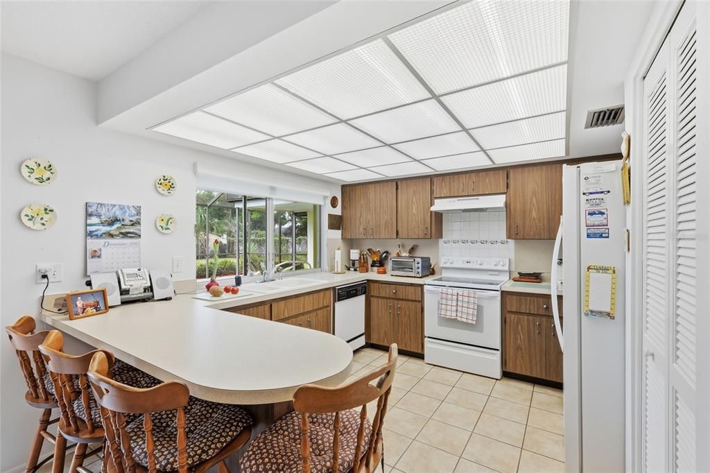 待售: $477,000 (2 贝兹, 2 浴室, 1606 平方英尺)