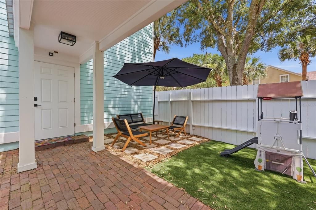 For Sale: $775,000 (4 beds, 4 baths, 2734 Square Feet)