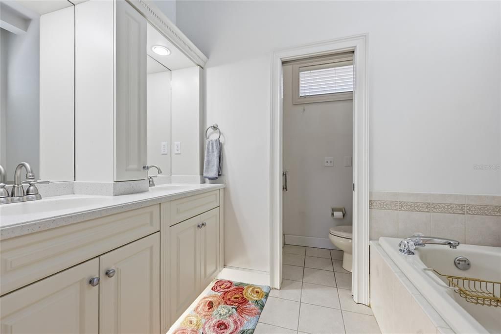 For Sale: $775,000 (4 beds, 4 baths, 2734 Square Feet)