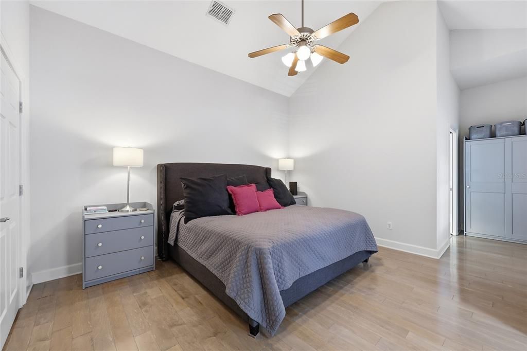 For Sale: $775,000 (4 beds, 4 baths, 2734 Square Feet)