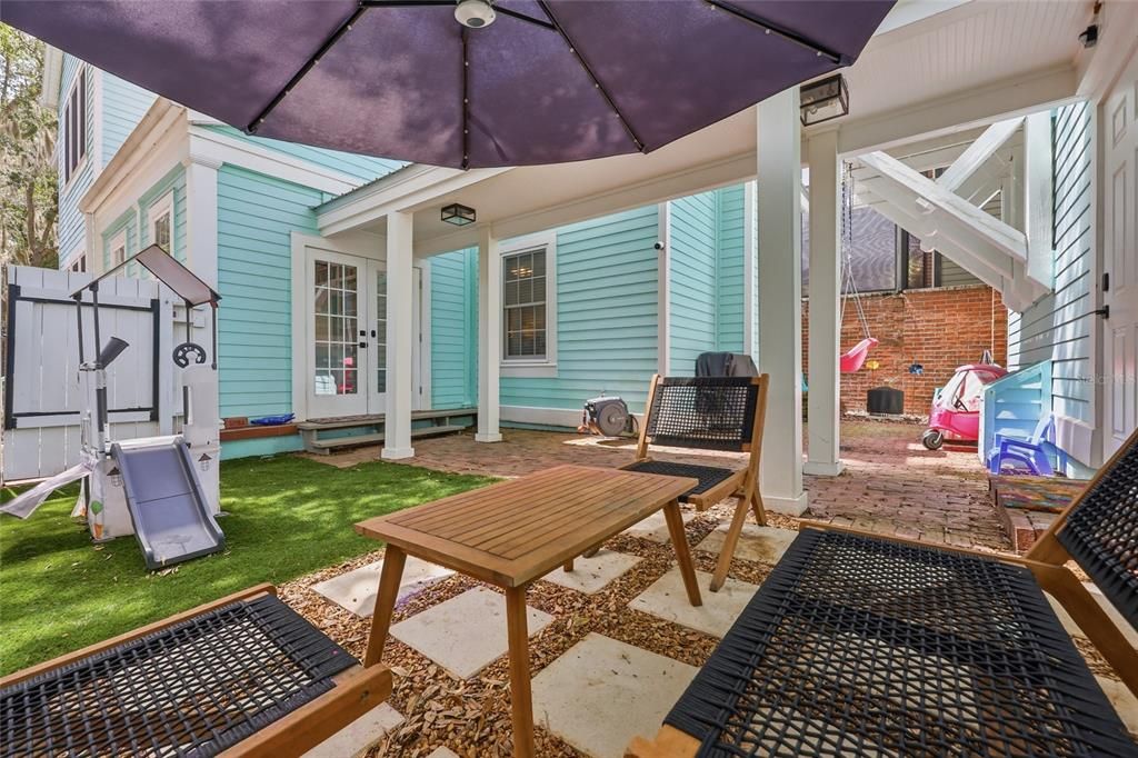 For Sale: $775,000 (4 beds, 4 baths, 2734 Square Feet)