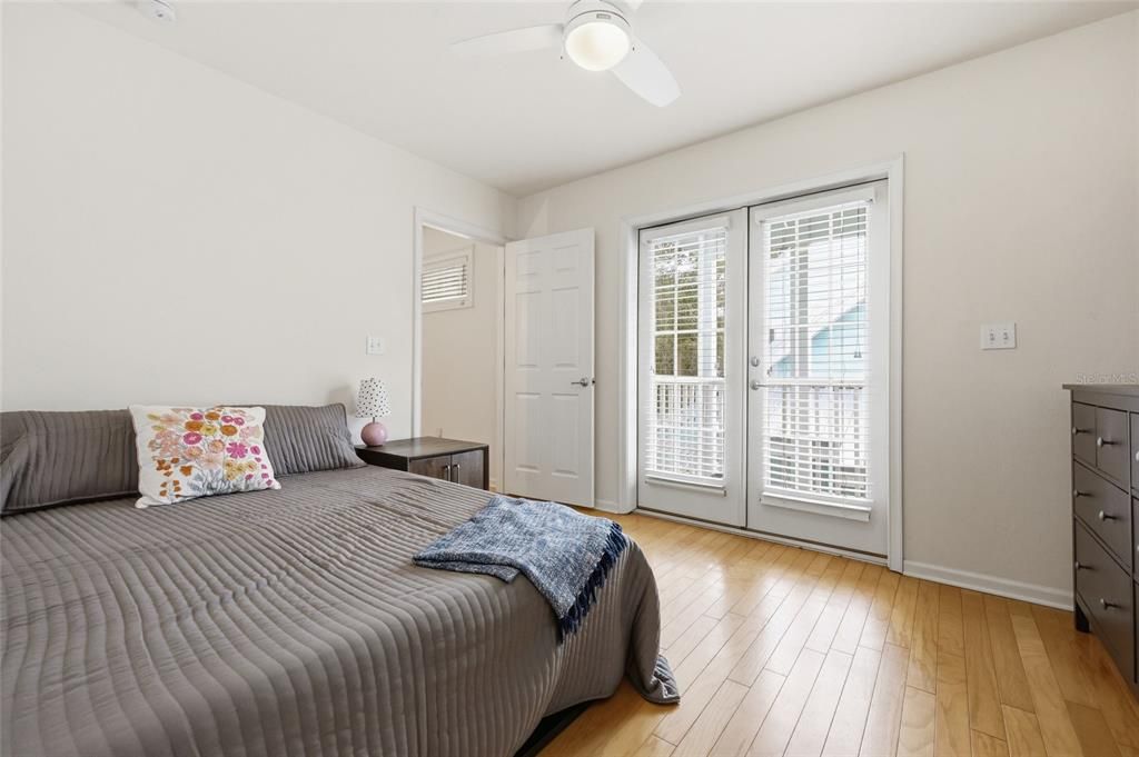 For Sale: $775,000 (4 beds, 4 baths, 2734 Square Feet)