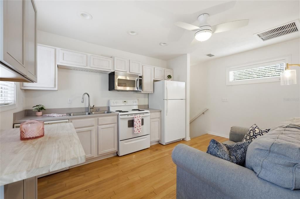 For Sale: $775,000 (4 beds, 4 baths, 2734 Square Feet)