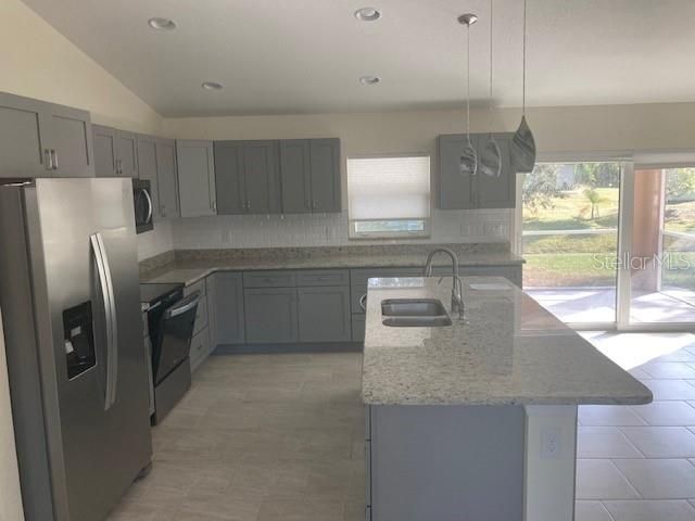 For Sale: $310,000 (3 beds, 2 baths, 1437 Square Feet)