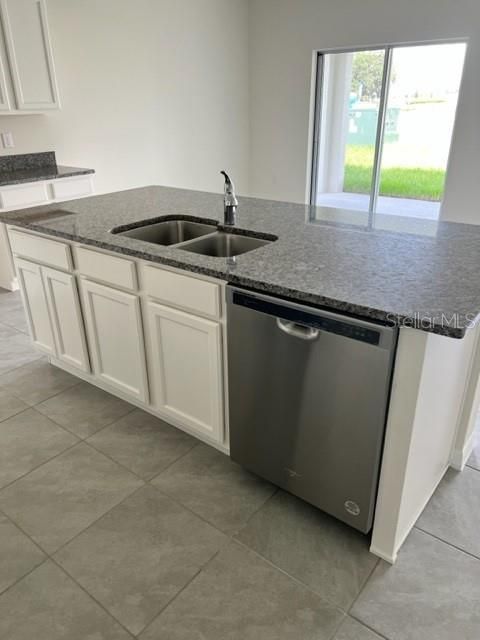 En Renta: $1,950 (4 camas, 2 baños, 1828 Pies cuadrados)