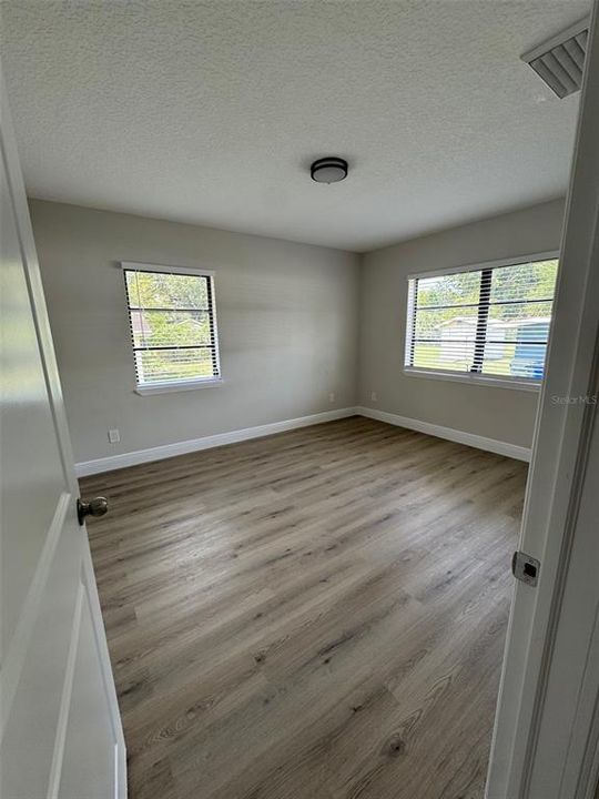 出租: $2,500 (3 贝兹, 2 浴室, 1415 平方英尺)