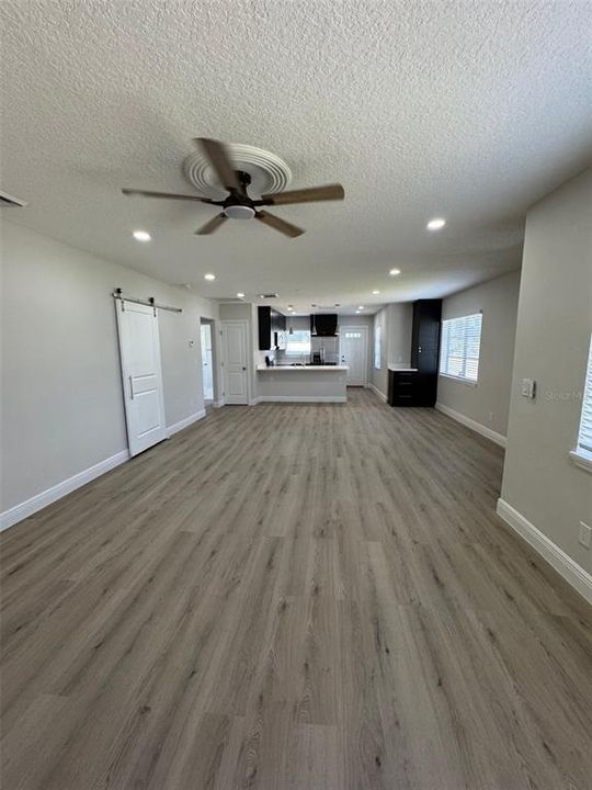 出租: $2,500 (3 贝兹, 2 浴室, 1415 平方英尺)