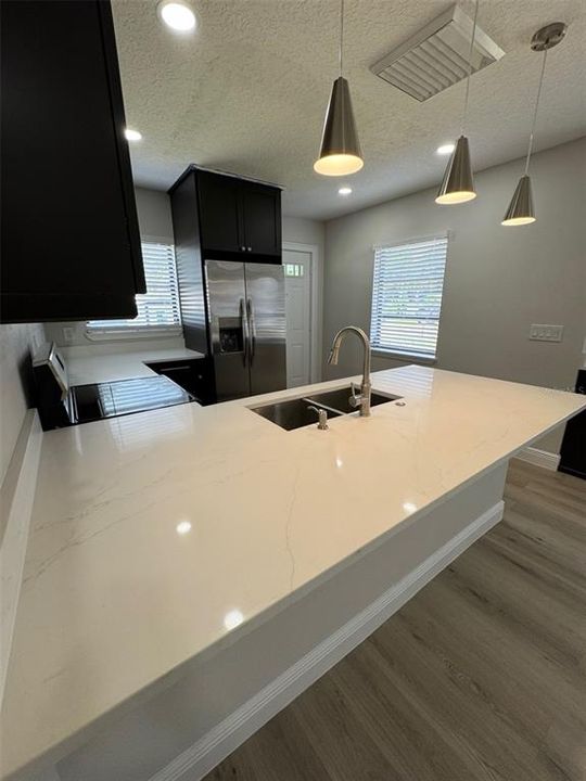 出租: $2,500 (3 贝兹, 2 浴室, 1415 平方英尺)