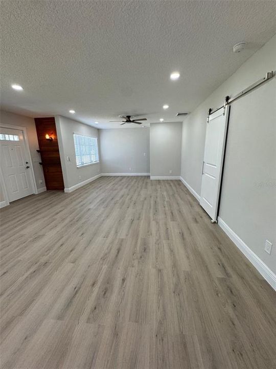 出租: $2,500 (3 贝兹, 2 浴室, 1415 平方英尺)