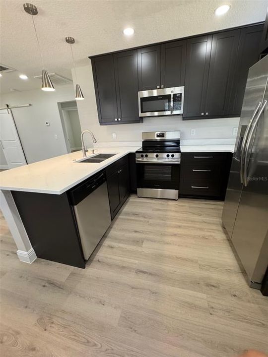 出租: $2,500 (3 贝兹, 2 浴室, 1415 平方英尺)