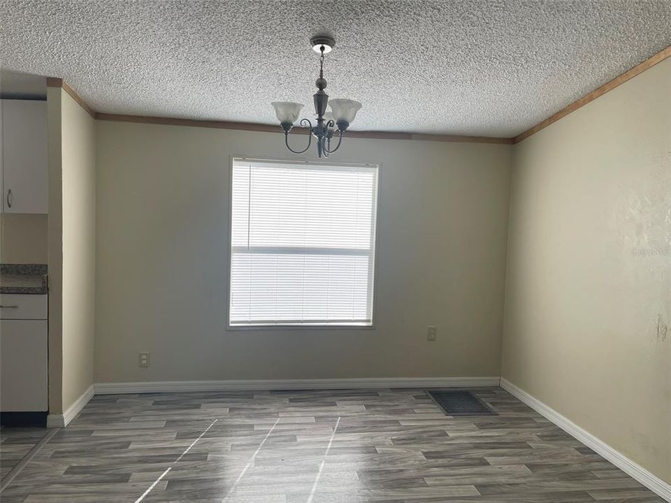 For Sale: $197,000 (3 beds, 2 baths, 1404 Square Feet)