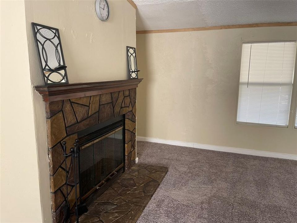 For Sale: $197,000 (3 beds, 2 baths, 1404 Square Feet)