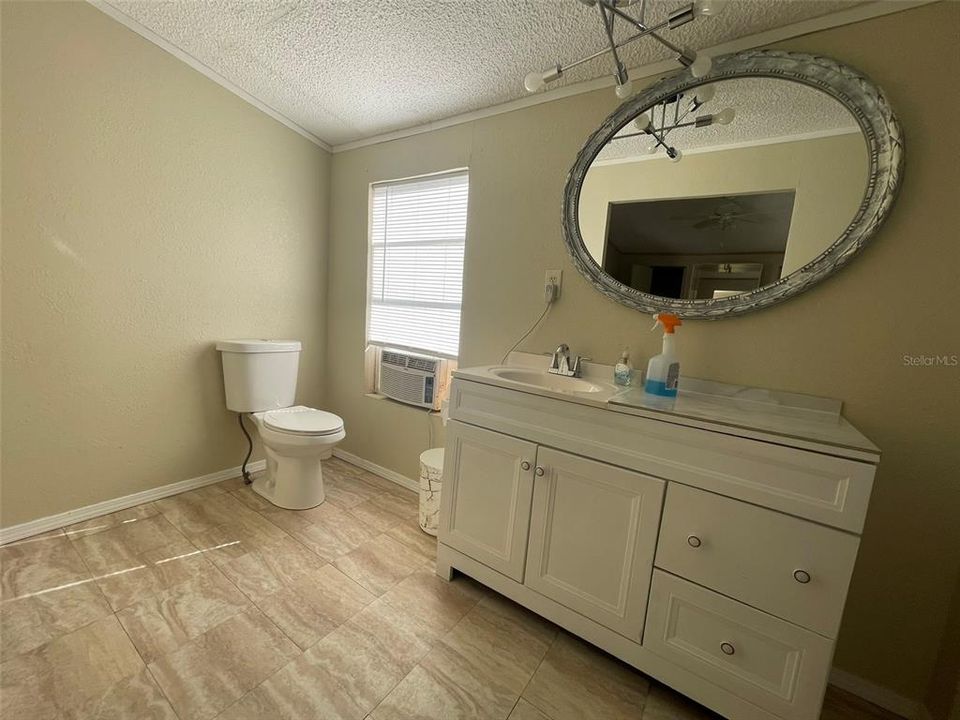 For Sale: $197,000 (3 beds, 2 baths, 1404 Square Feet)