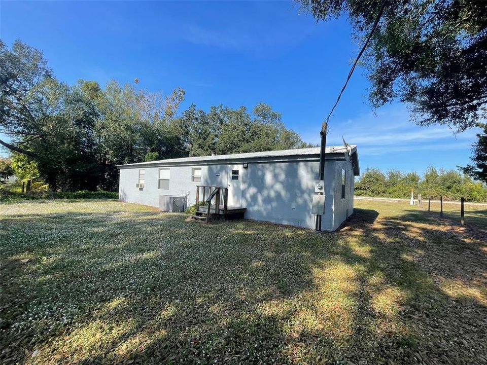 For Sale: $197,000 (3 beds, 2 baths, 1404 Square Feet)