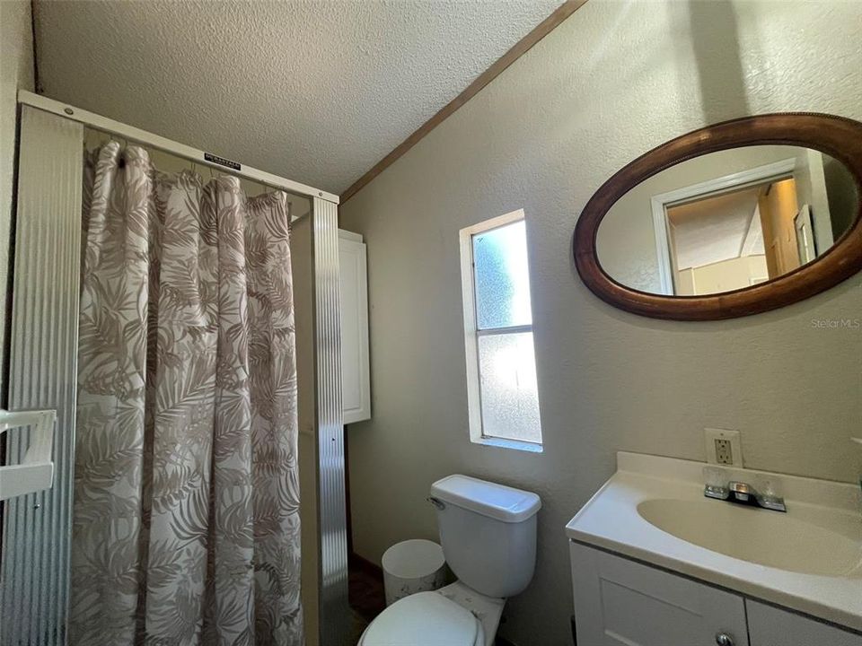 For Sale: $197,000 (3 beds, 2 baths, 1404 Square Feet)