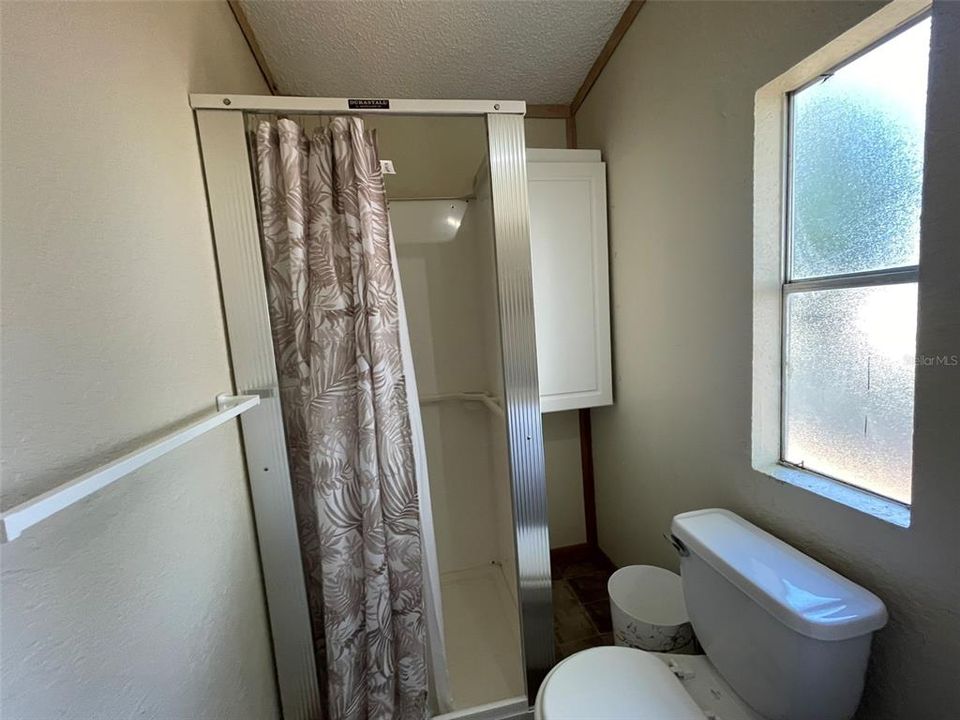 For Sale: $197,000 (3 beds, 2 baths, 1404 Square Feet)