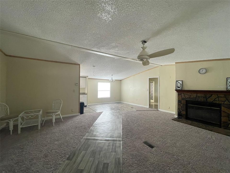 For Sale: $197,000 (3 beds, 2 baths, 1404 Square Feet)