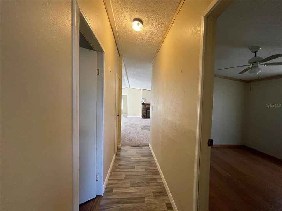 For Sale: $197,000 (3 beds, 2 baths, 1404 Square Feet)